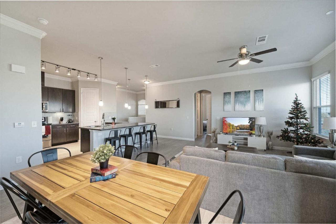 Luxury Townhomes - Evonify Stays 奧斯汀 外观 照片