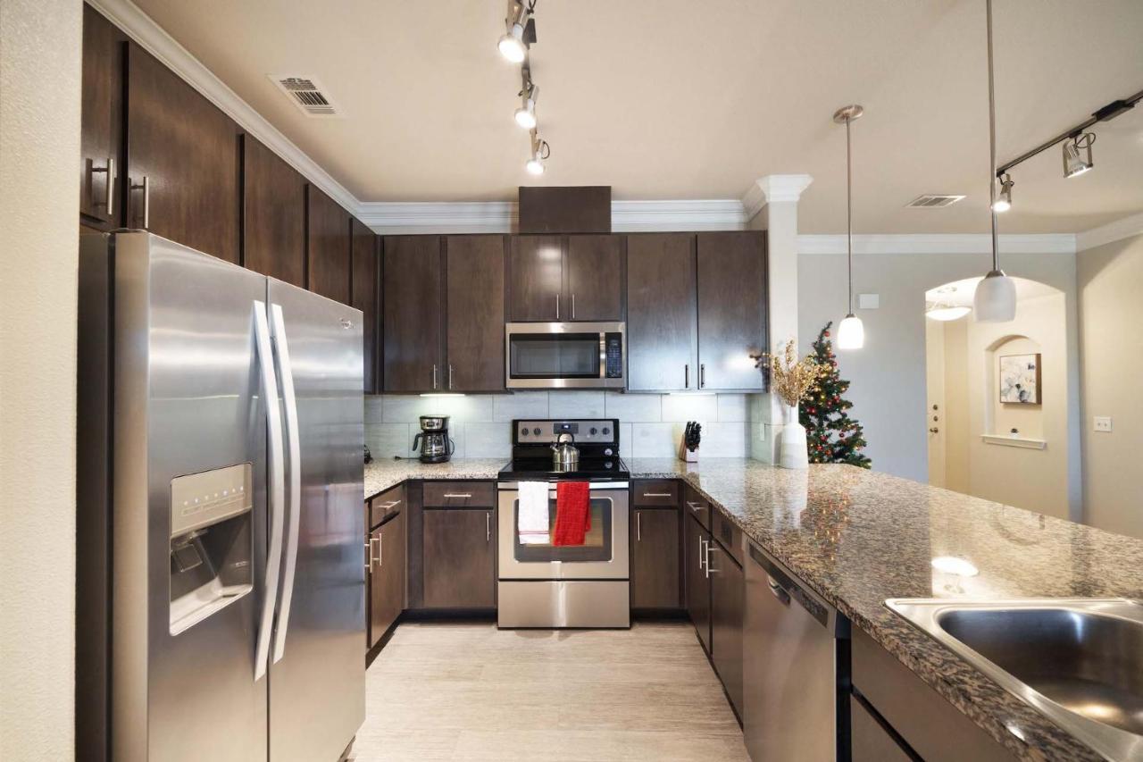 Luxury Townhomes - Evonify Stays 奧斯汀 外观 照片