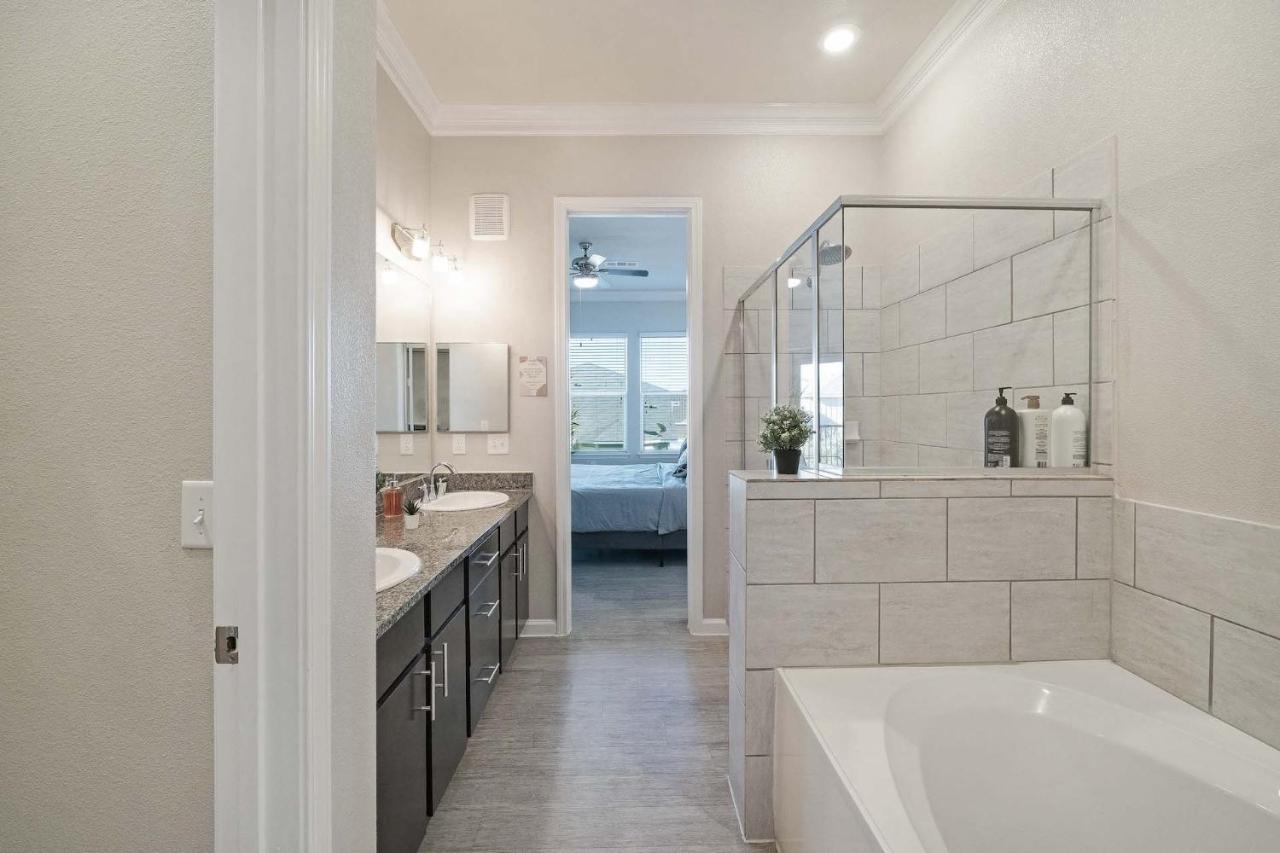 Luxury Townhomes - Evonify Stays 奧斯汀 外观 照片
