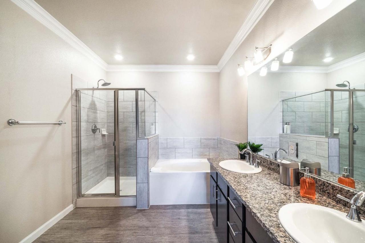 Luxury Townhomes - Evonify Stays 奧斯汀 外观 照片