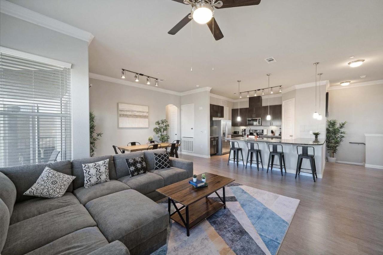 Luxury Townhomes - Evonify Stays 奧斯汀 外观 照片